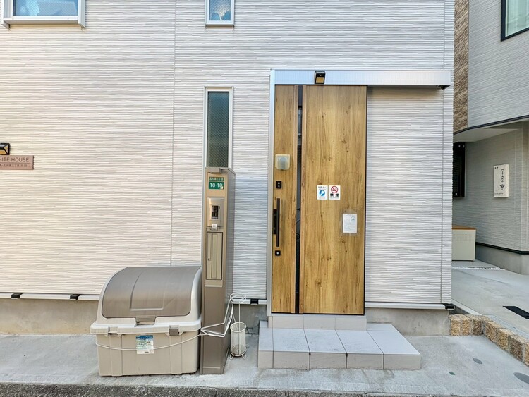 その他 上質感漂う玄関アプローチです。