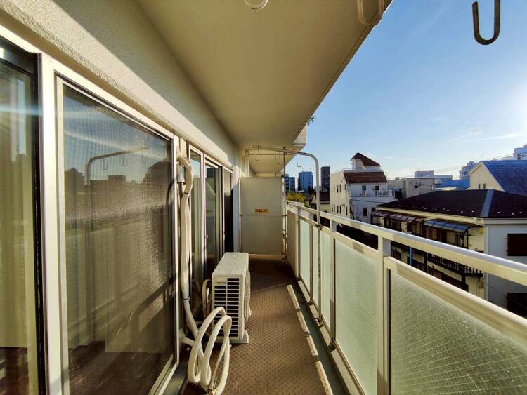 その他 朝の澄んだ空気や、夕方に吹く清々しい風を感じられるバルコニー。