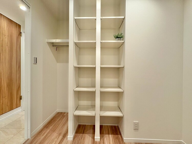 その他 家電やスーツケース、ストック品など何でも片付く嬉しい空間です。