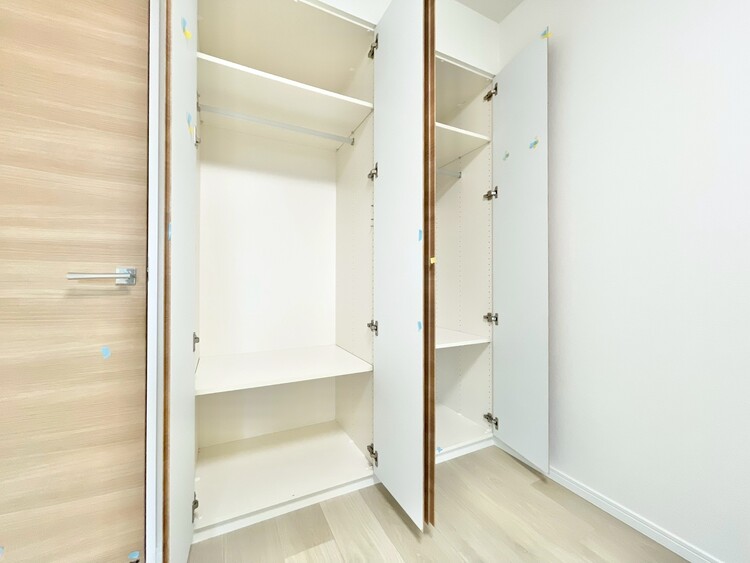 その他 収納スペースが付いていて、お部屋を広く使っていただけます。