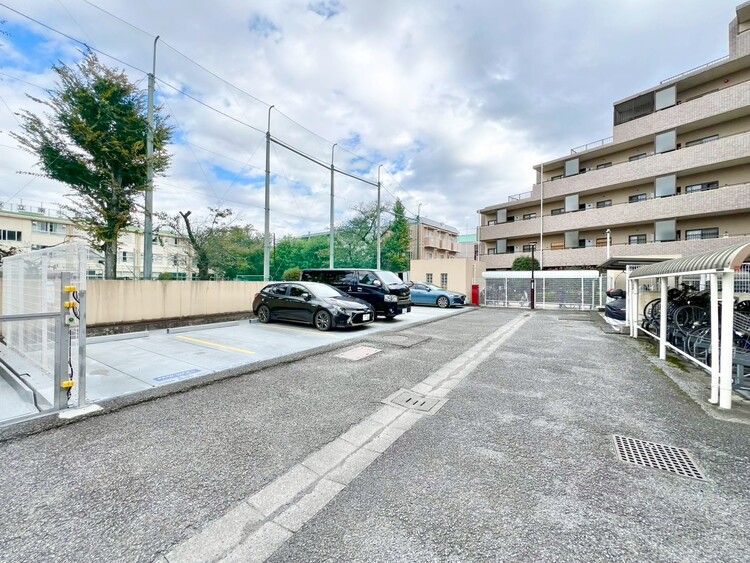 その他 駐車スペースが嬉しいですね。※空き状況は都度ご確認下さい。