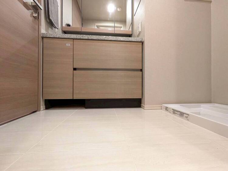 その他 十分な広さの脱衣所。