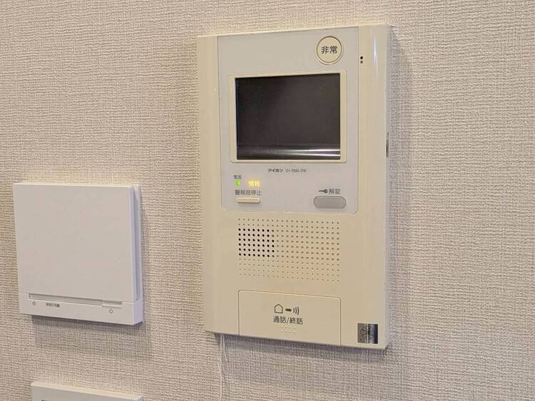 その他 誰が来てもわかる様にモニター付きインターホンを設置。