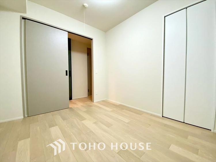 内装 【PRIVATE ROOM】◆快適◆な暮らしに不可欠な収納スペース。快適さとともに思い出も詰まっていく。