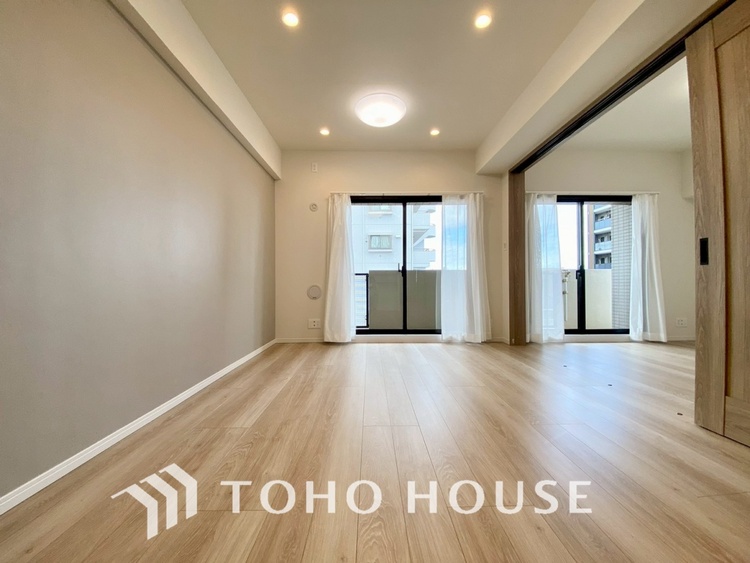 内装 【LIVING】◆煌びやか◆愛おしい家族との団欒の時間をより一層幸せなものに感じさせる煌びやかなLDK。輝かしい毎日が待っています。