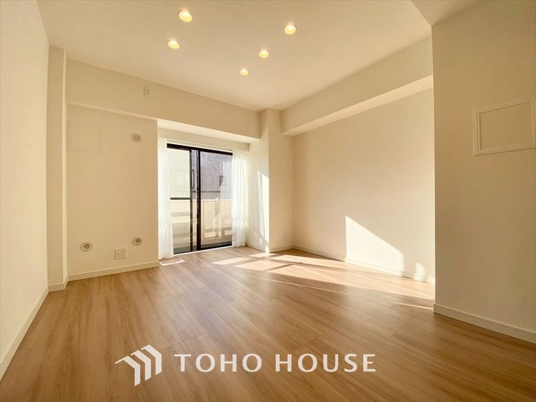 内装 【LIVING】◆扉を◆開くとこの景色。家族の”おかえり”の声が聞こえてきそう。