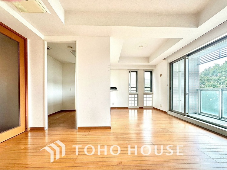 内装 現在改装中【LIVING】◆住む喜び、楽しさ、感動◆を君と共有したい。いつまでもずっと家族を見渡せるこの広い空間で。