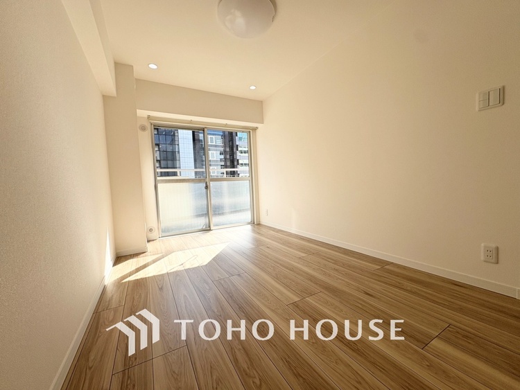 内装 【LIVING】◆陽光◆が差し込む。この開放的なLDKに家族の笑顔が集う。家族が一緒に過ごす空間は明るく、そして居心地よく。