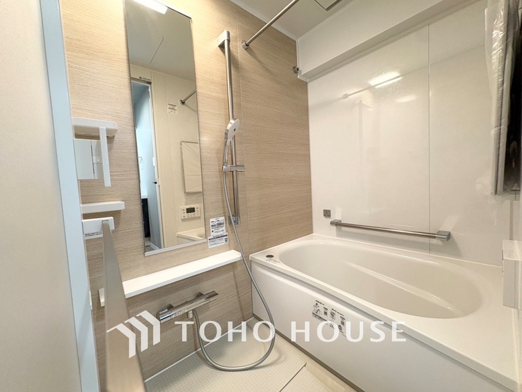 風呂 【BATHROOM】◆プライベートな空間◆simpleだからrelaxできるんです。こころもからだもキレイさっぱり。