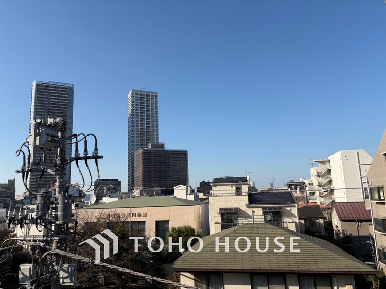 その他 【BALCONY】◆BLUE SKY◆自然の心地よさに包まれる。大開口の外に広がるのは爽やかな青空。