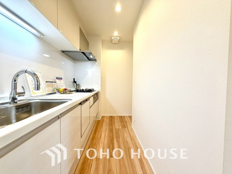 キッチン ◆ワクワク◆開放的で機能性も高いシステムキッチン。お子様は毎日のご飯にワクワク！