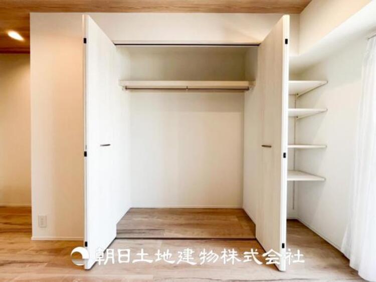 収納 【収納】部屋ごとに設けた収納は住みやすさへのこだわりがあります。シンプルで使いやすい収納スペース。