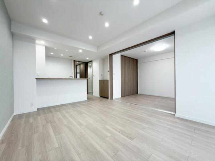 居間 お気軽にお問い合わせください。