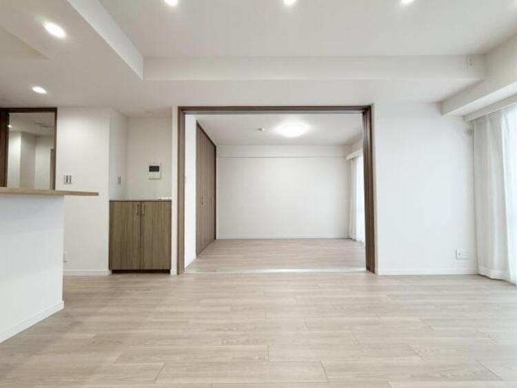 居間 お気軽にお問い合わせください。