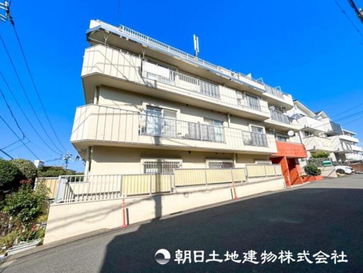 外観 【外観・立地】時代の流行ではなく拘りを貫く。シックなカラートーンで街並みに溶け込む外観は、絶妙なバランスで輝きを放ちます。