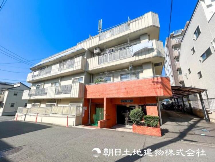 外観 【外観写真】穏やかな風と陽光、日常生活を一段と心地よいものにしています。周辺とのコラボにより明るく開放的な空間を演出。