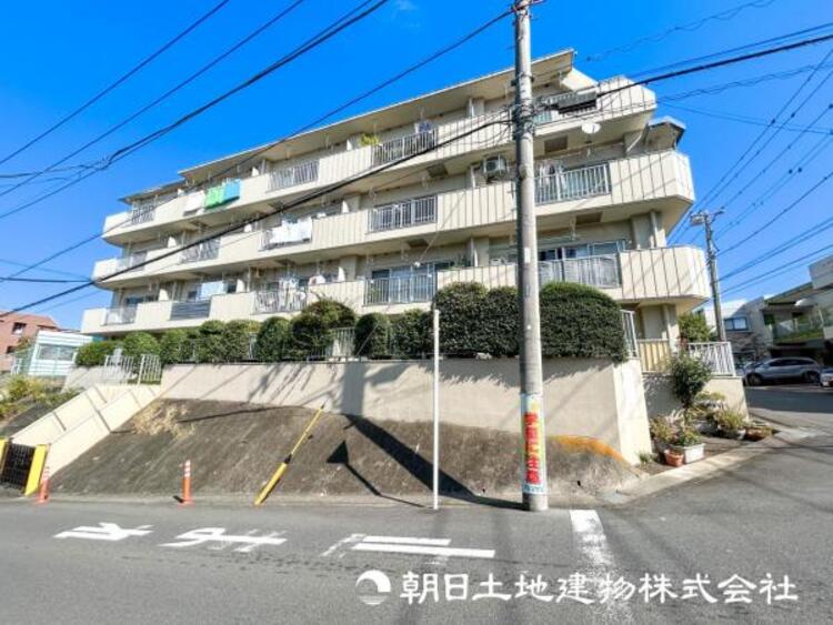 外観 【外観・立地】その家から感じられる、気品・上質・重厚感・極細やかさ、そのすべては見た者に安らぎを与える特別な空間です。