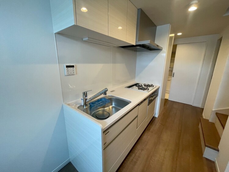 キッチン スマートな意匠と充実の機能を備えたキッチンが、暮らしにおいしい彩りを添えます。