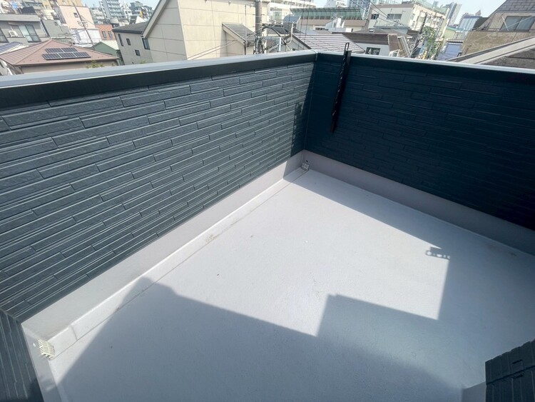 バルコニー 暮らしの中で、光と風を演出してくれるバルコニー。