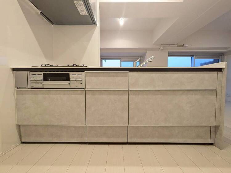 キッチン スマートな意匠と充実の機能を備えたキッチンが、暮らしにおいしい彩りを添えます。