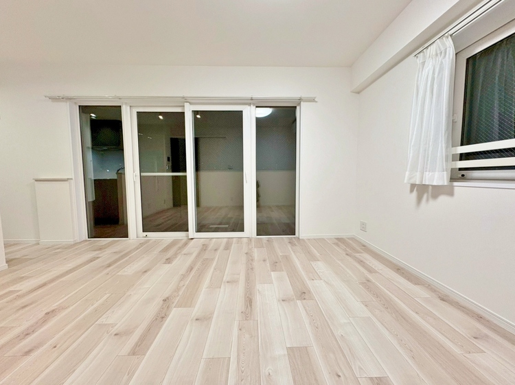 居間 快適に過ごす毎日を求めて、暮らしの中でご自身の「マイホーム」に創り上げてください。