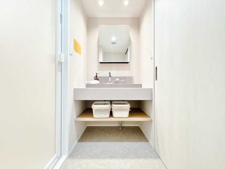 洗面 何かと物が増える場所だからこそ、スッキリと見映えの良い空間に。