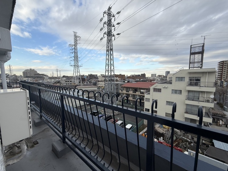 バルコニー 頬をなでる、優しい風を感じることが出来ます。