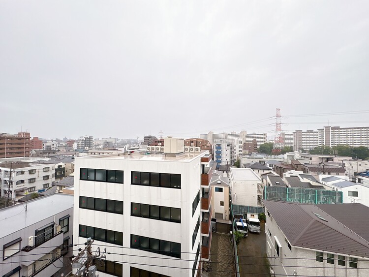 バルコニー 頬をなでる、優しい風を感じることが出来ます。