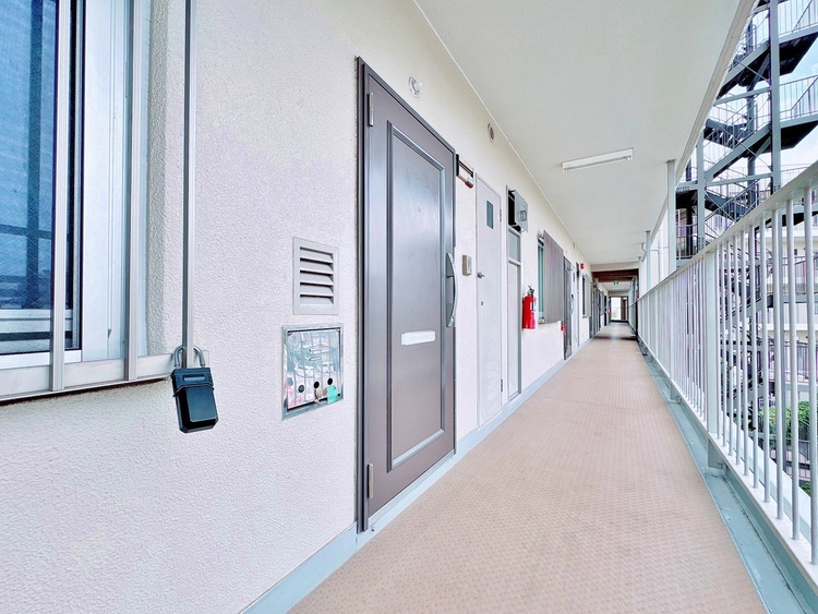 玄関 玄関を開ければ、そこは安らぎのご自宅。