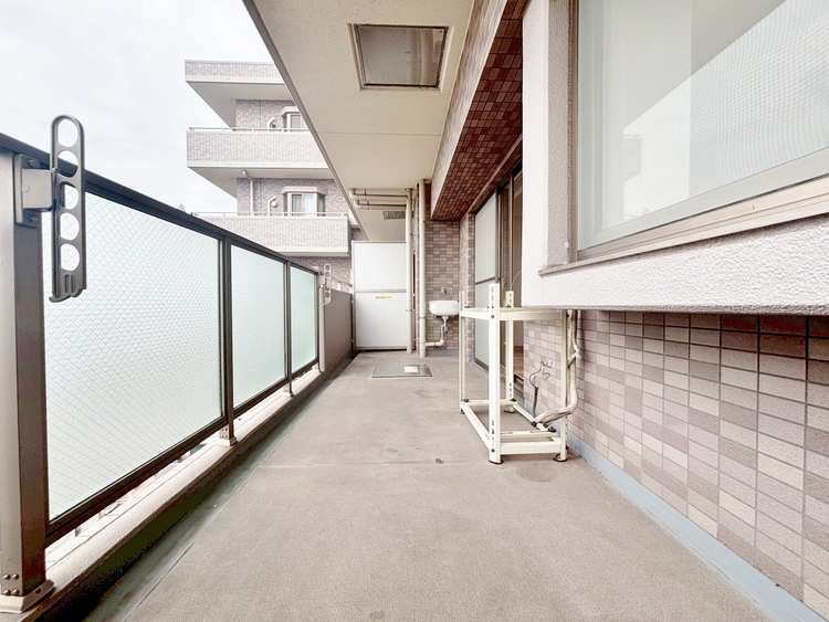 バルコニー 暮らしの中で、光と風を演出してくれるバルコニー。