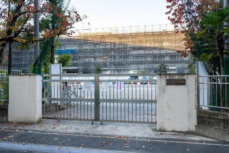 周辺 足立区立西保木間小学校