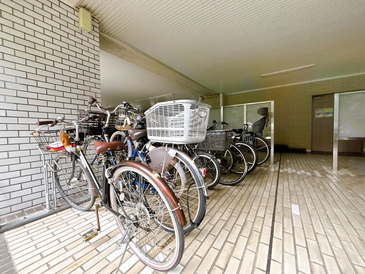 その他 きちんと整備された駐輪場。住む方の心遣いが感じられます。