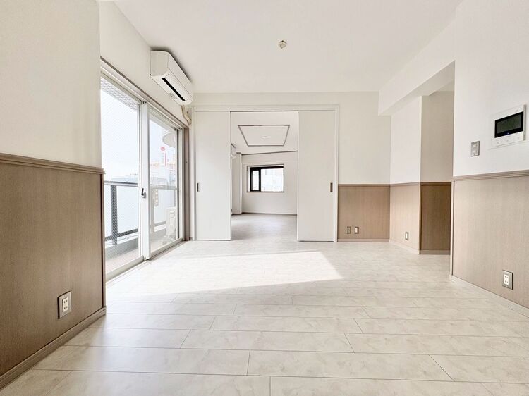 居間 快適に過ごす毎日を求めて、暮らしの中でご自身の「マイホーム」に創り上げてください。