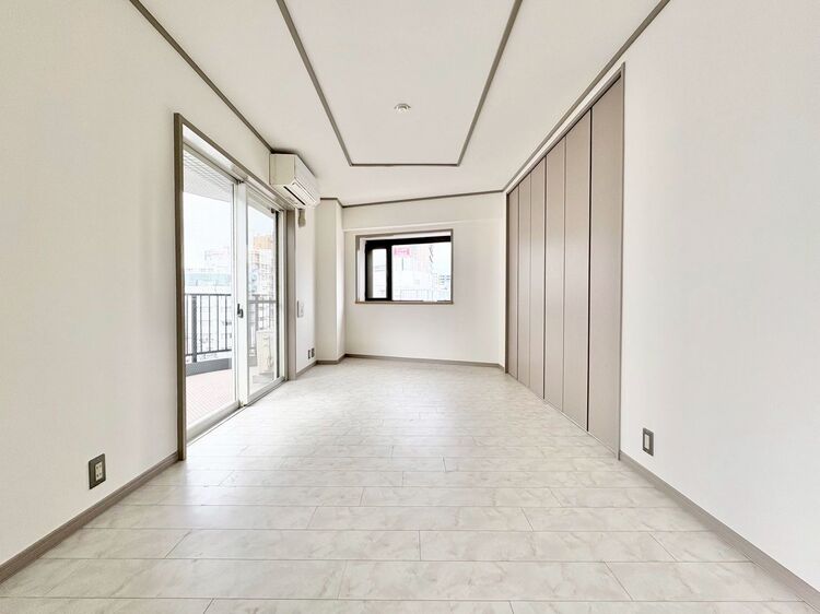 寝室 ベッドも十分に設置するスペースがあります。