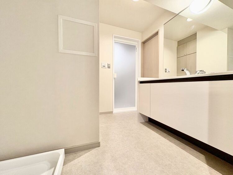 洗面 清潔感と心地よさを重視した、上質感漂うパウダールーム。