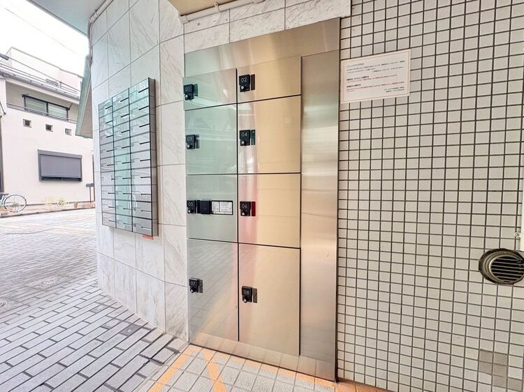 設備 留守時に便利な宅配ボックスを完備。