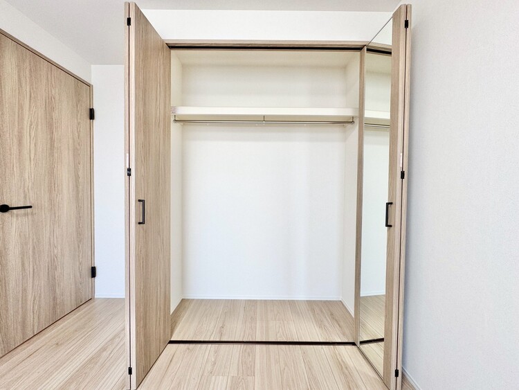 その他 収納スペースが付いていて、お部屋を広く使っていただけます。