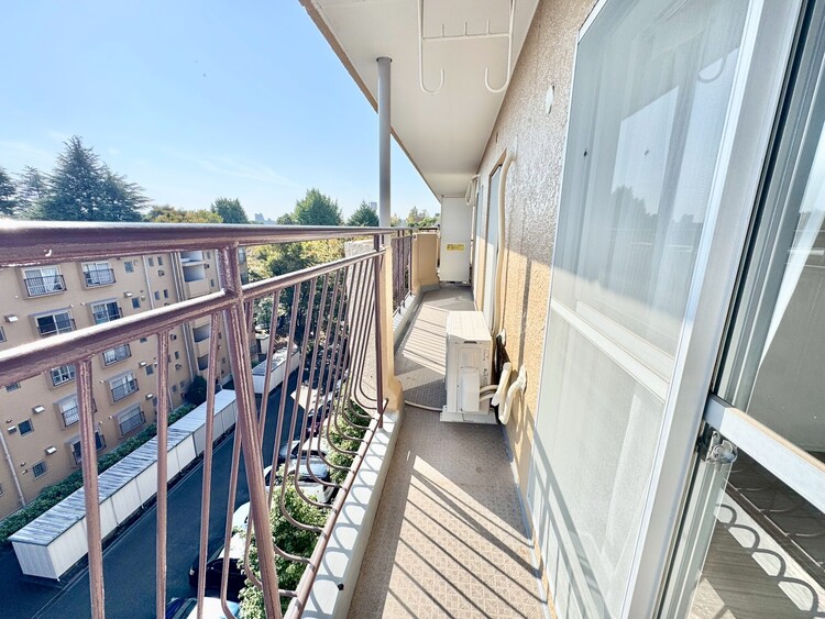 その他 朝の澄んだ空気や、夕方に吹く清々しい風を感じられるバルコニー。