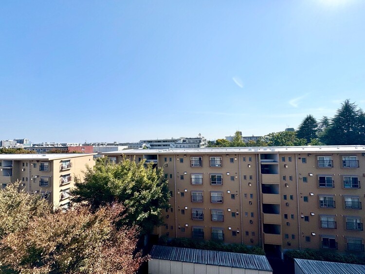 その他 眺望や窓からの景色が良いと、家で過ごす時間も快適です。