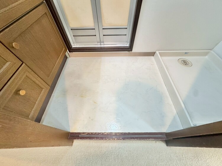 その他 十分な広さの脱衣所。