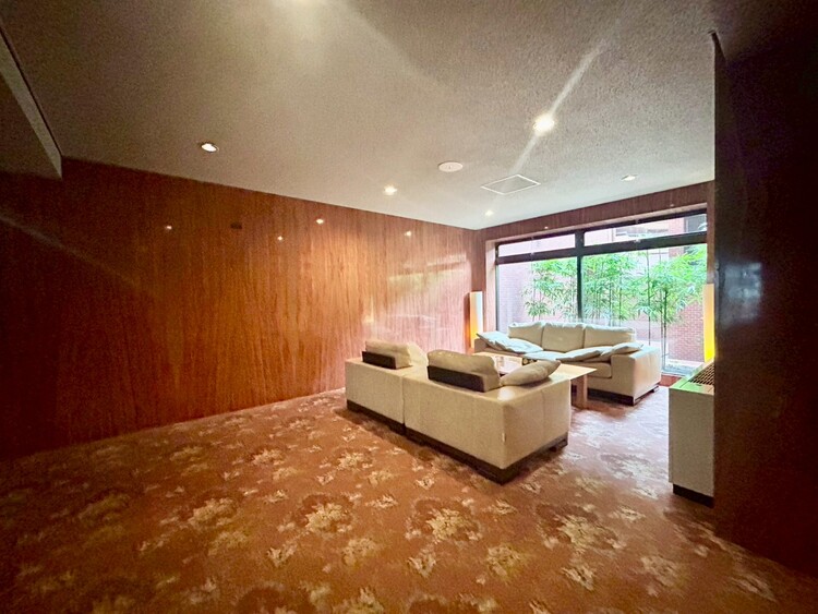 その他 館内は静寂な中が保たれており、管理が行き届いている印象を受けました。