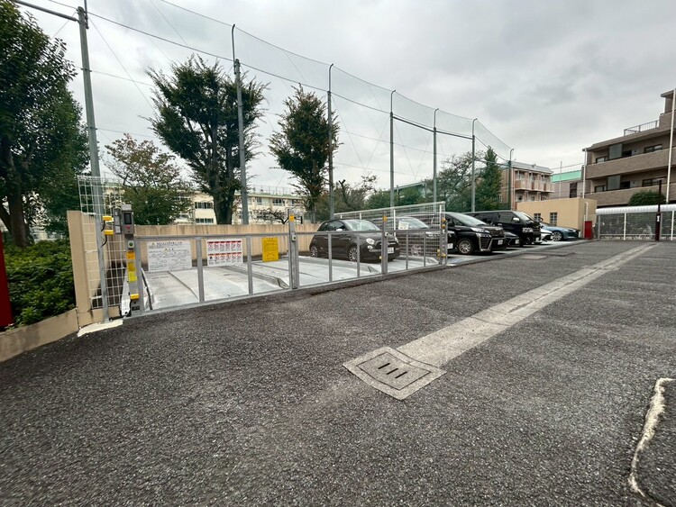 その他 駐車スペースが嬉しいですね。※空き状況は都度ご確認下さい。