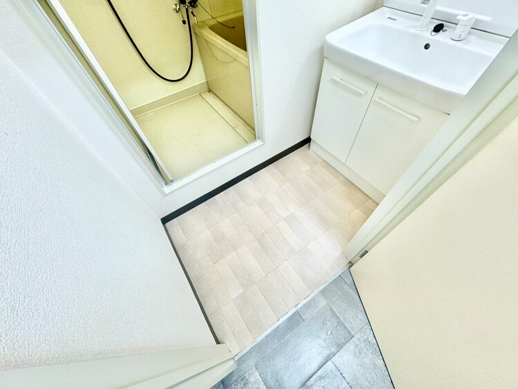 その他 十分な広さの脱衣所。