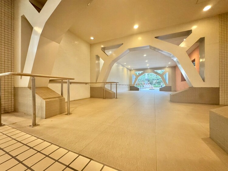 その他 館内は静寂な中が保たれており、管理が行き届いている印象を受けました。