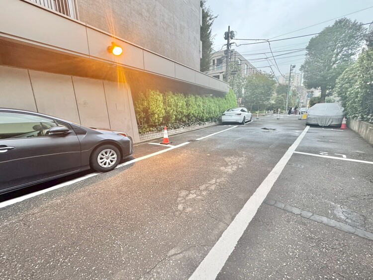 その他 駐車スペースが嬉しいですね。※空き状況は都度ご確認下さい。