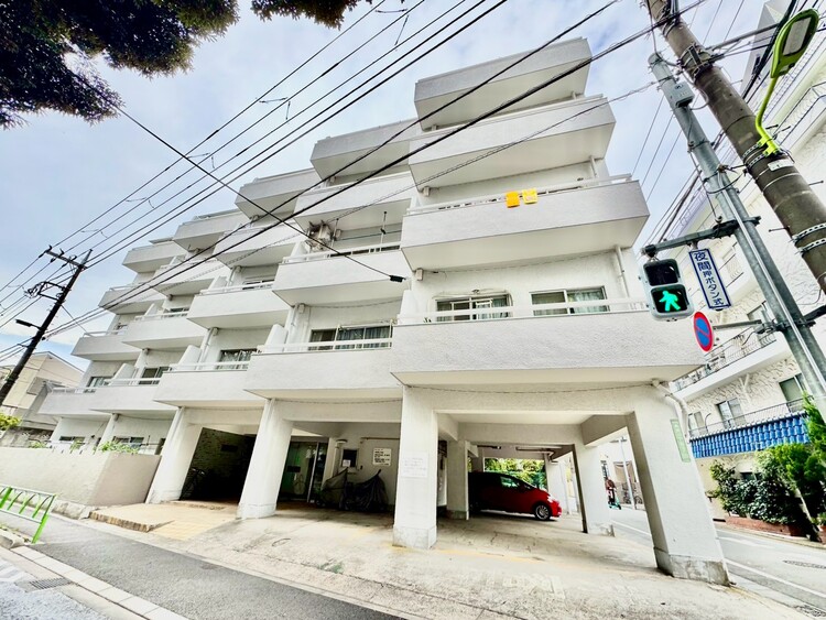 その他 飽きのこないシンプルモダンな外観です。