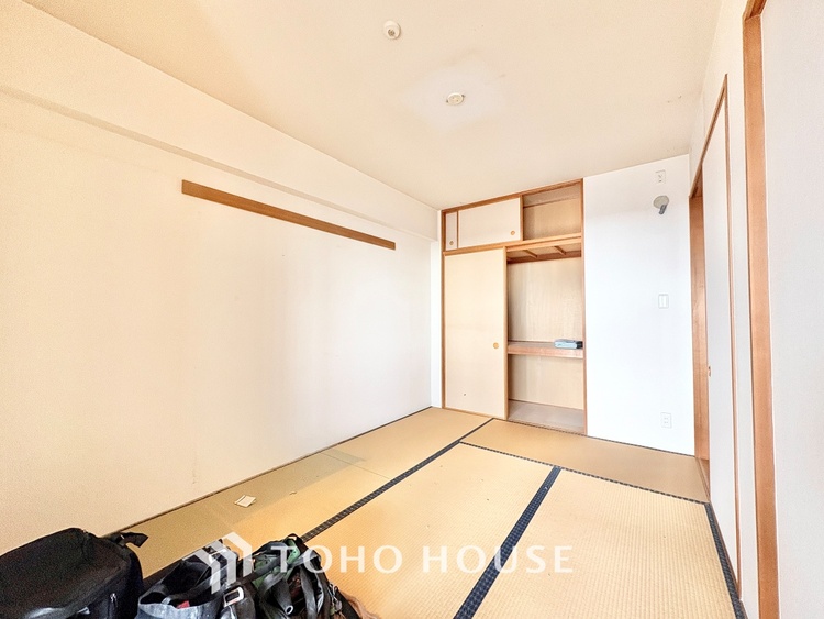 内装 ◆子供部屋◆冷涼な風、そよぐリビング。だんらんの場所はここから始まり、ここで終わる。家族の笑顔が集う素敵な場所だから、こだわり抜いた思いが詰まっているのだと思う。