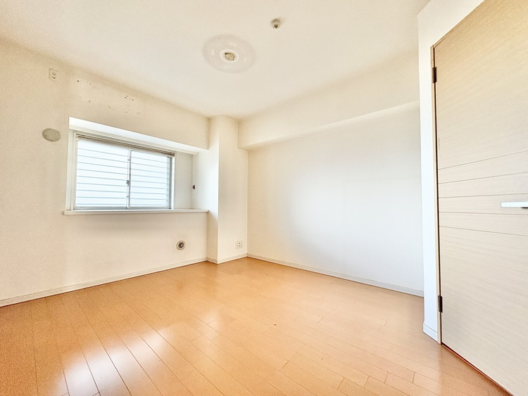 内装 ◆色彩◆この空間に放たれた光は華美なまでに演出されたデザイン。流れる時をより芳醇なコーヒーの様な色彩奏でるアダージョ。そして情景豊かな作品のような暮らしがイメージできる。