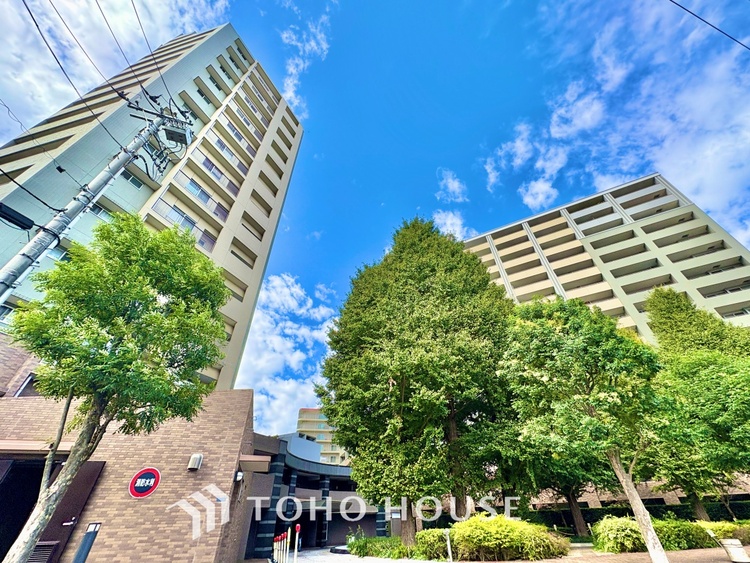 外観 ◆共有空間◆些細な事でほっぺを膨らまして怒る君。それでも僕達はこれからも一緒だよ。喧嘩をしても離れたくないから一つはさんだ同じ場所にいる。分かるよ。そこに君が