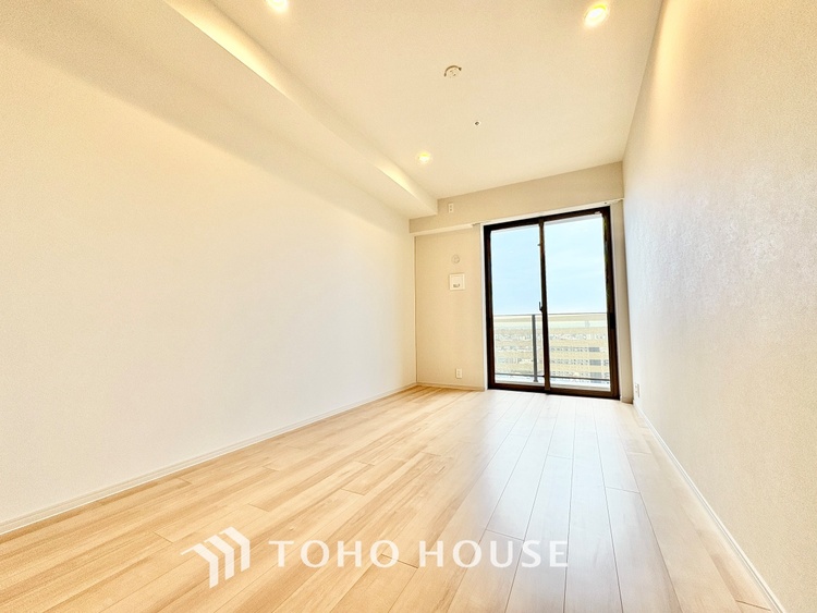 内装 ◆間接照明◆オレンジ色の光が僕達を大人な気分にさせる。静かで優しく語りかけるその光は、今日の終わりを告げてくれ、でも明日にはいい事が必ず来るよ。そんな囁きが聞こえてくる